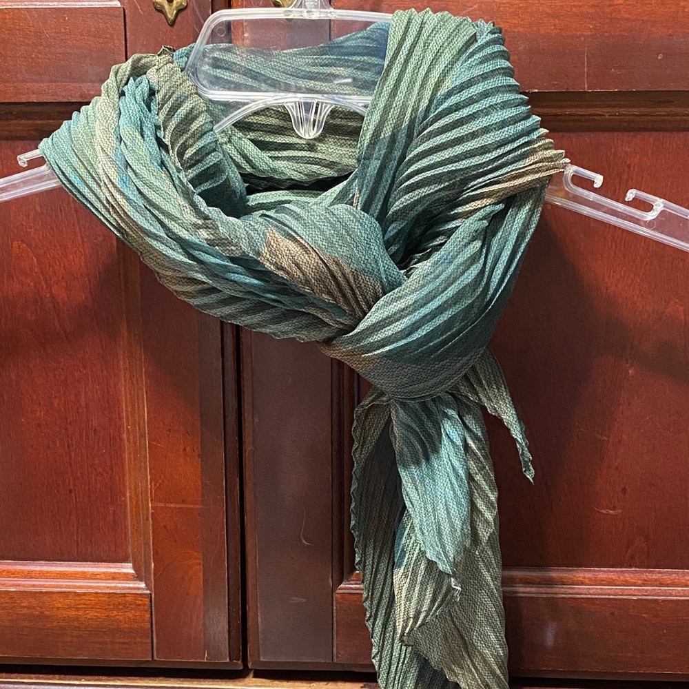 Elegant vintage Pleated sheer Scarf in Green and Brown 57” x 13”